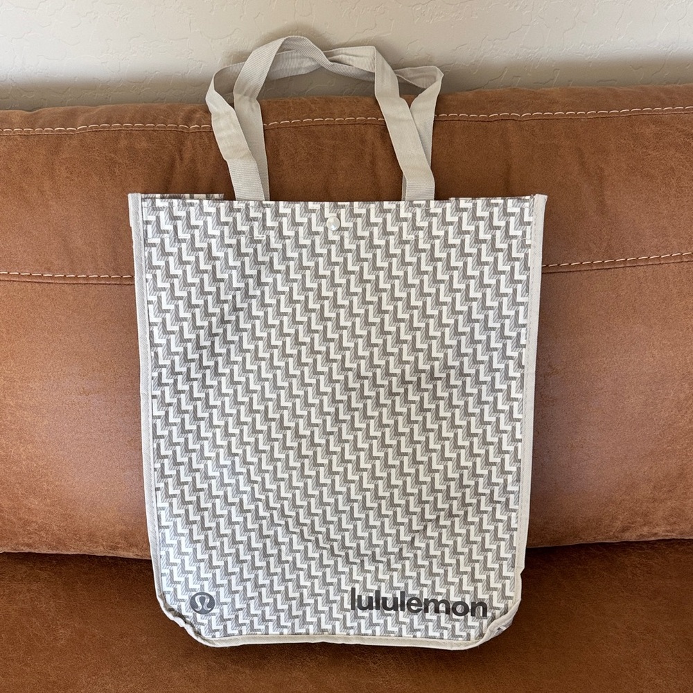 Lululemon Athletica Brown & Cream Geometric Reusable Tote Bag - Picture 2 of 8